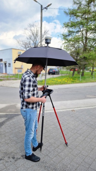Parasol geodezyjny na tyczkę z gwintem 5/8" przeciwdeszczowy i przeciwsłoneczny