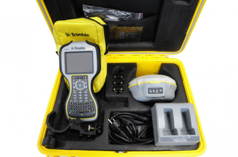 Odbiornik Trimble R8s z kontrolerem TSC3 Odbiornik Trimble R8s z kontrolerem TSC3