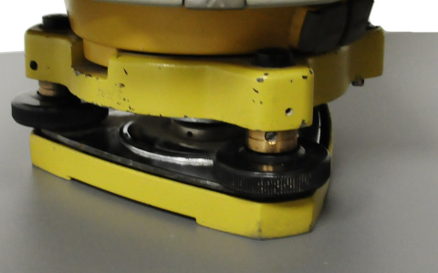 Tachimetr Topcon GPT-9003m servo - używany Tachimetr Topcon GPT-9003m servo - używany